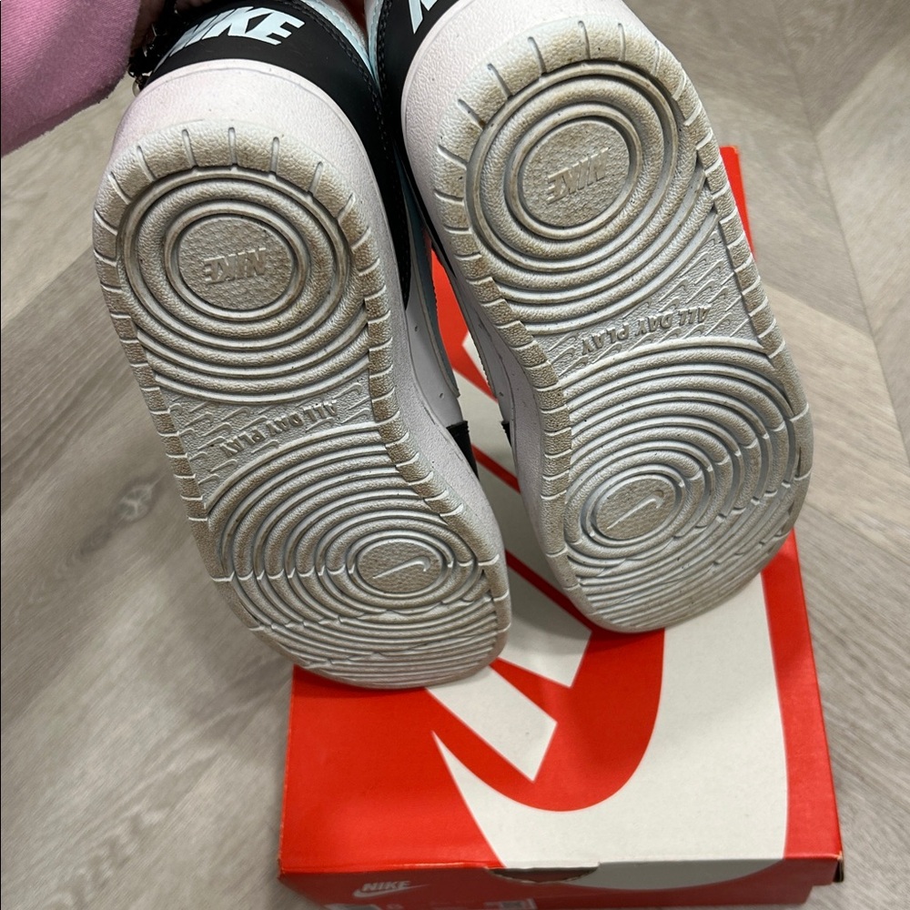 Nike Dunks - Picture 3 of 6